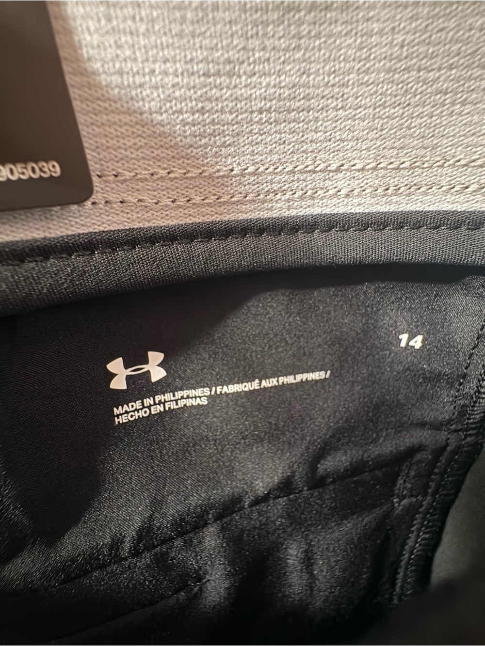 Under Armour Women's Black Athletic Stretch Shorts - Picture 6 of 10